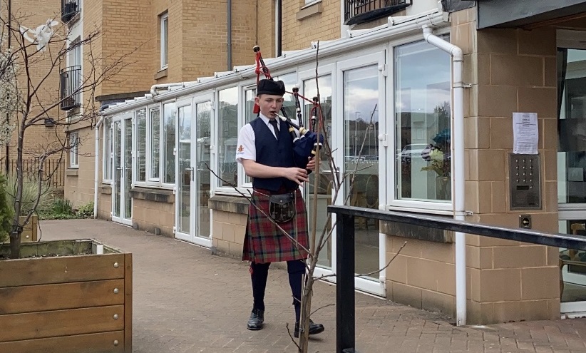 Bagpipes - Hilltree Court